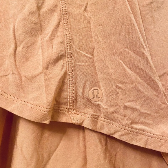 lululemon shirt, size 12 - Picture 4 of 4